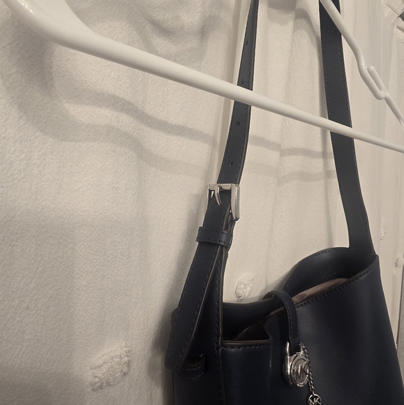 NWT Michael Kors Navy Blue Leather Shoulder Bag - Picture 3 of 10